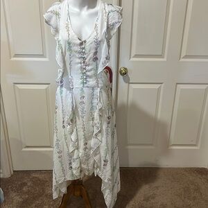 balboa Charms and Glitter Open back Floral White Ruffle Dress. Midi. Small. NWT